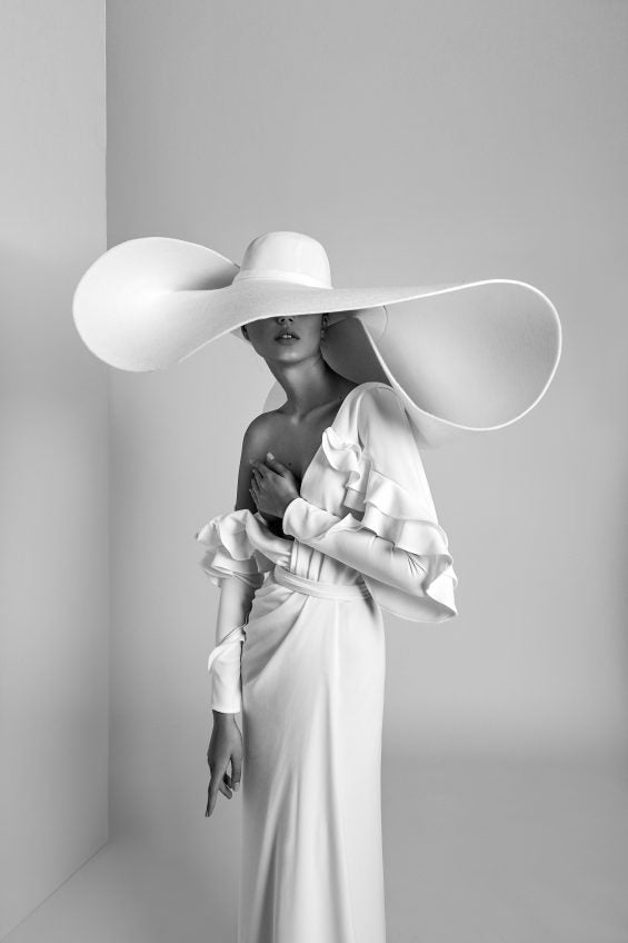 Alon Livne White - Isabella