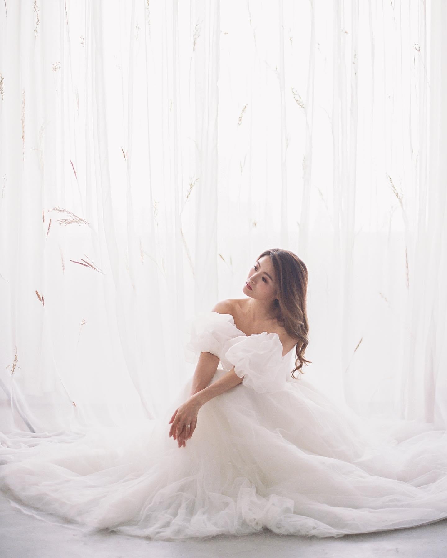 Alon Livne White - Audrey
