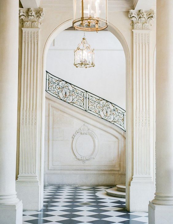 France - Château, Old Money