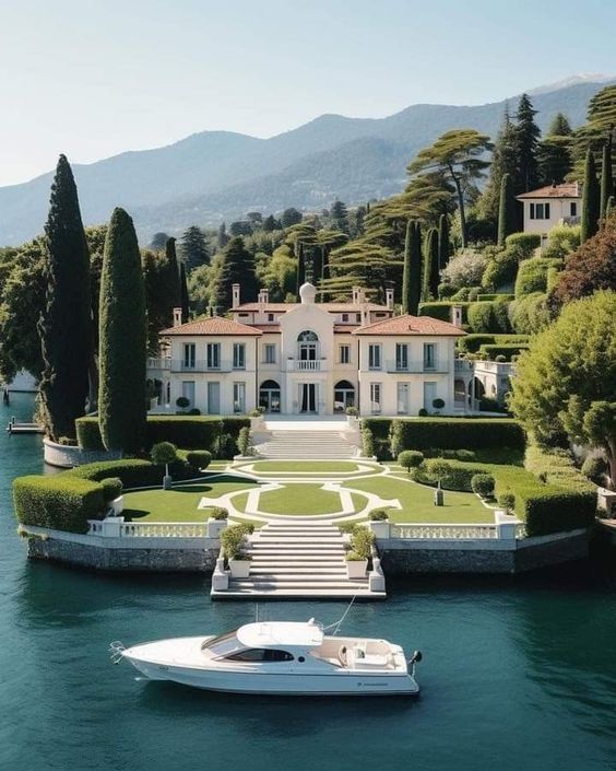 France - Château, Old Money