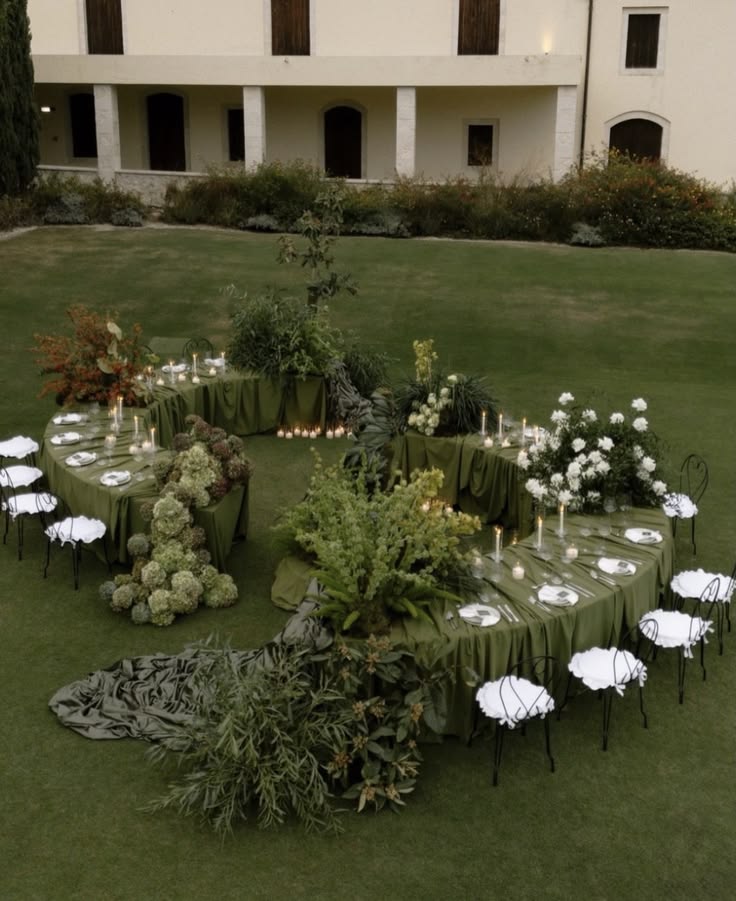 Garden Estate — Botanical Tablescape
