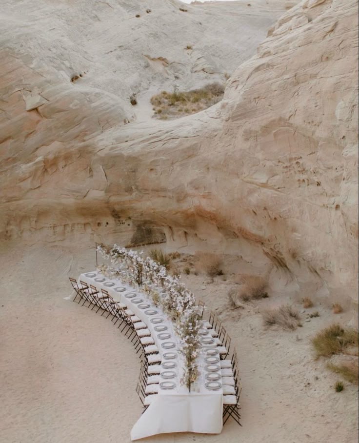 Desert Canyon — Minimalist Destination Dinner