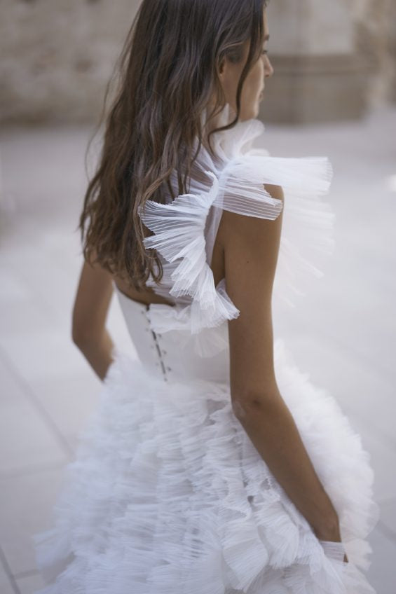 Alon Livne White - Julia