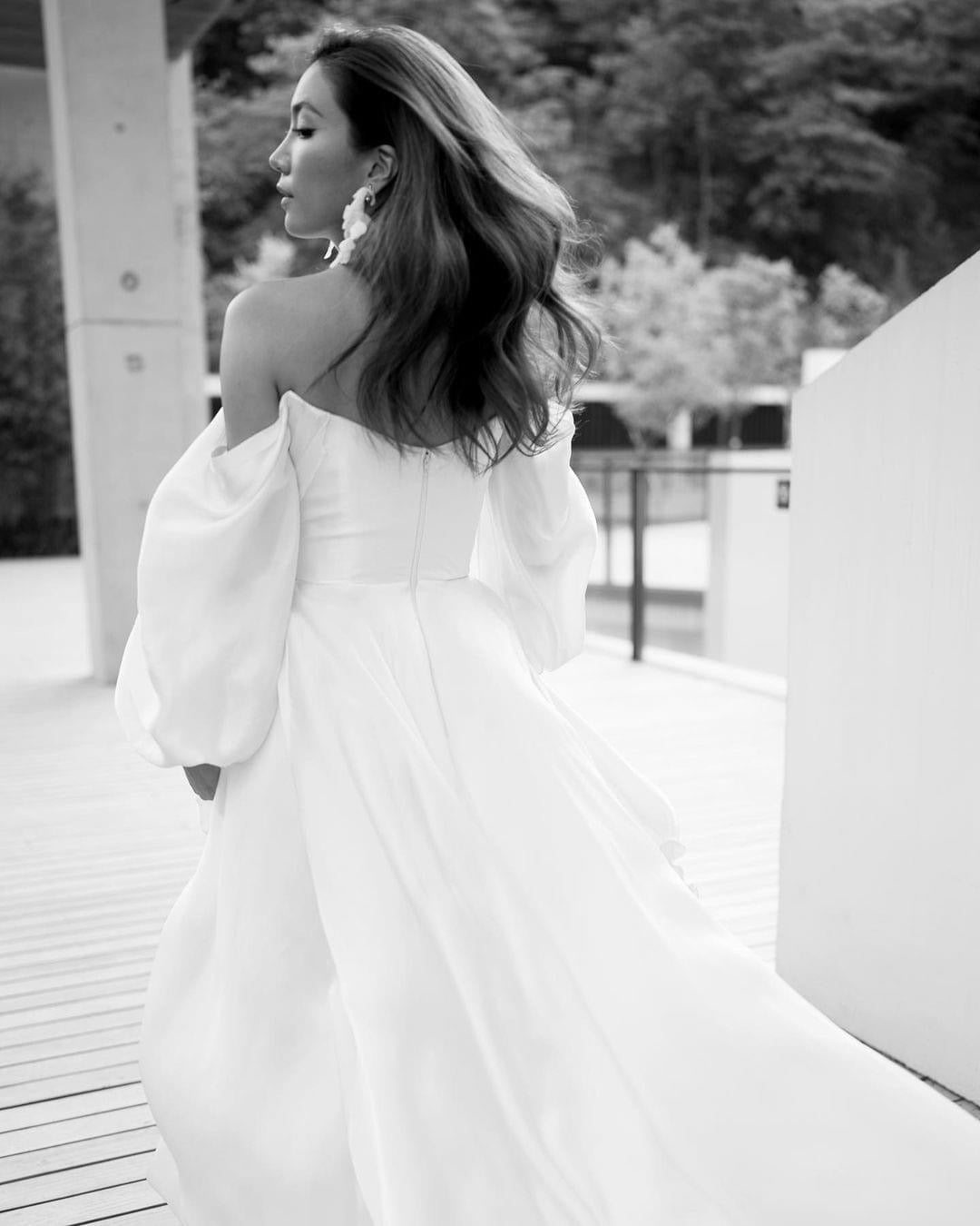 Alon Livne White - Carla